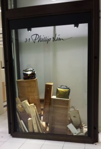 バッグ　秋　ウィンドウ