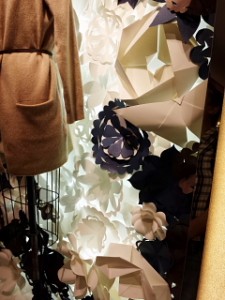 凝ったディスプレイ　アパレル