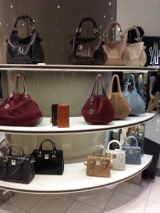 バッグ　規則性　陳列　陳列ルール