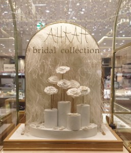 ジュエリー　ウィンドウ